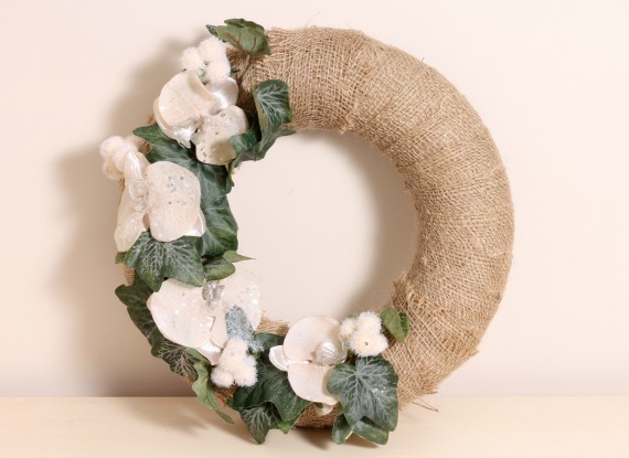 decorate wreath