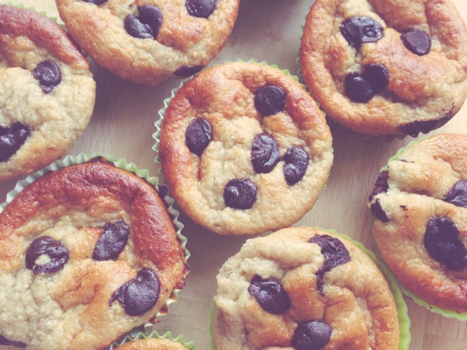 banana and oat muffins